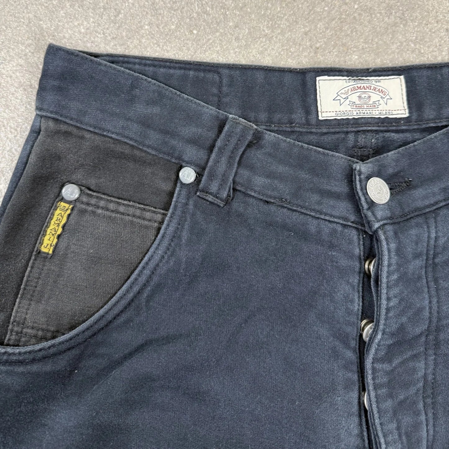 1990's Pantaloni d'archivio Armani Jeans vintage black cargo - size 48