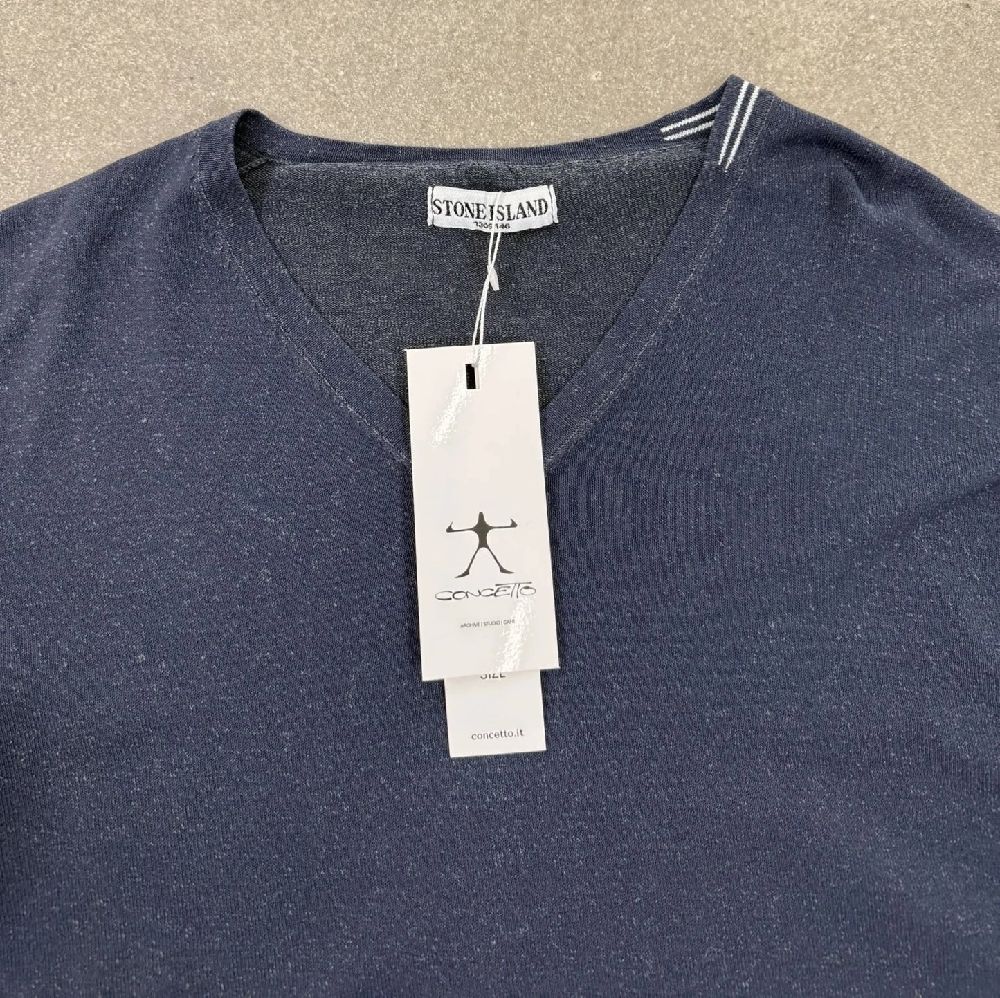 Maglioncino scollo a V d’Archivio Stone Island Vintage 2008 – Misto Lino e Nylon