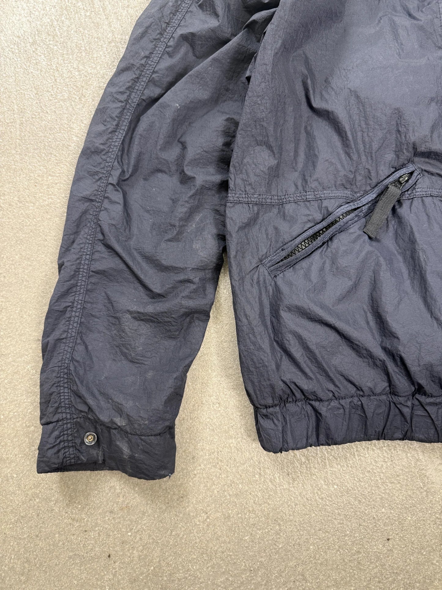 Giacca Stone Island Junior A/W 2012 Nylon Shell Con Cappuccio Blu Notte | Taglia 12 Anni (152 cm)