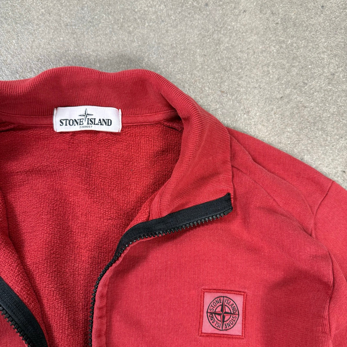 2012 Felpa Vintage Stone Island Rossa Zippata con Logo al Petto | Taglia S