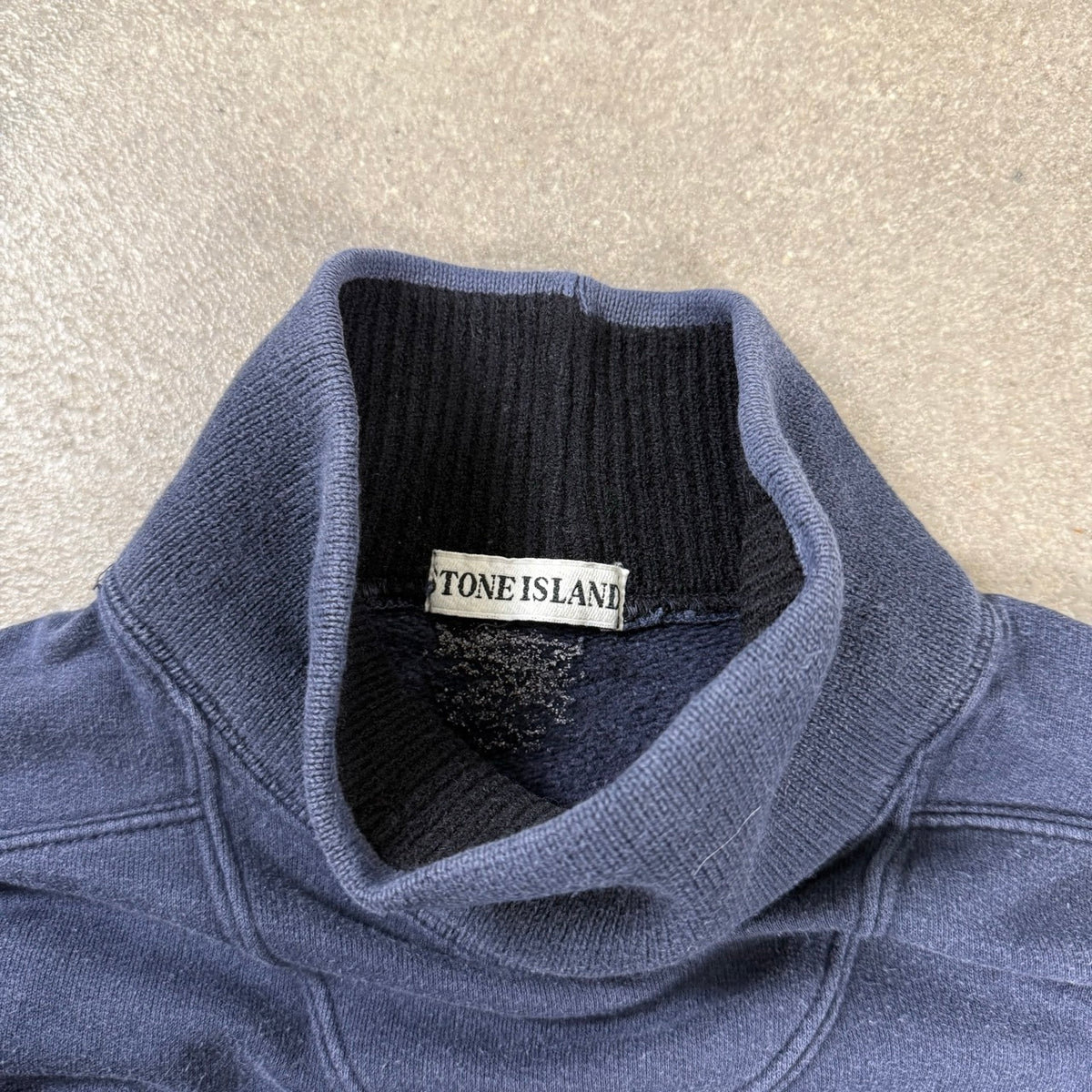 1980s archivio Stone Island Massimo Osti era felpa Green Edge Badge Collo Alto Blu | Taglia L