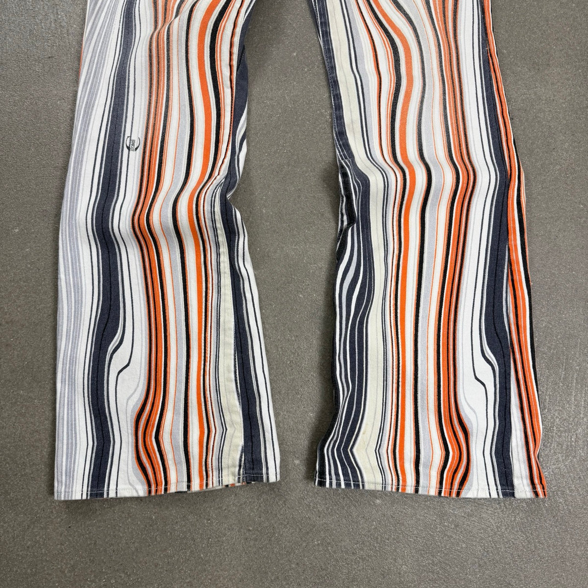 2001 archivio Cavalli Pantalone a Zampa Bootcut Onde Arancioni e Fiori | Taglia W31