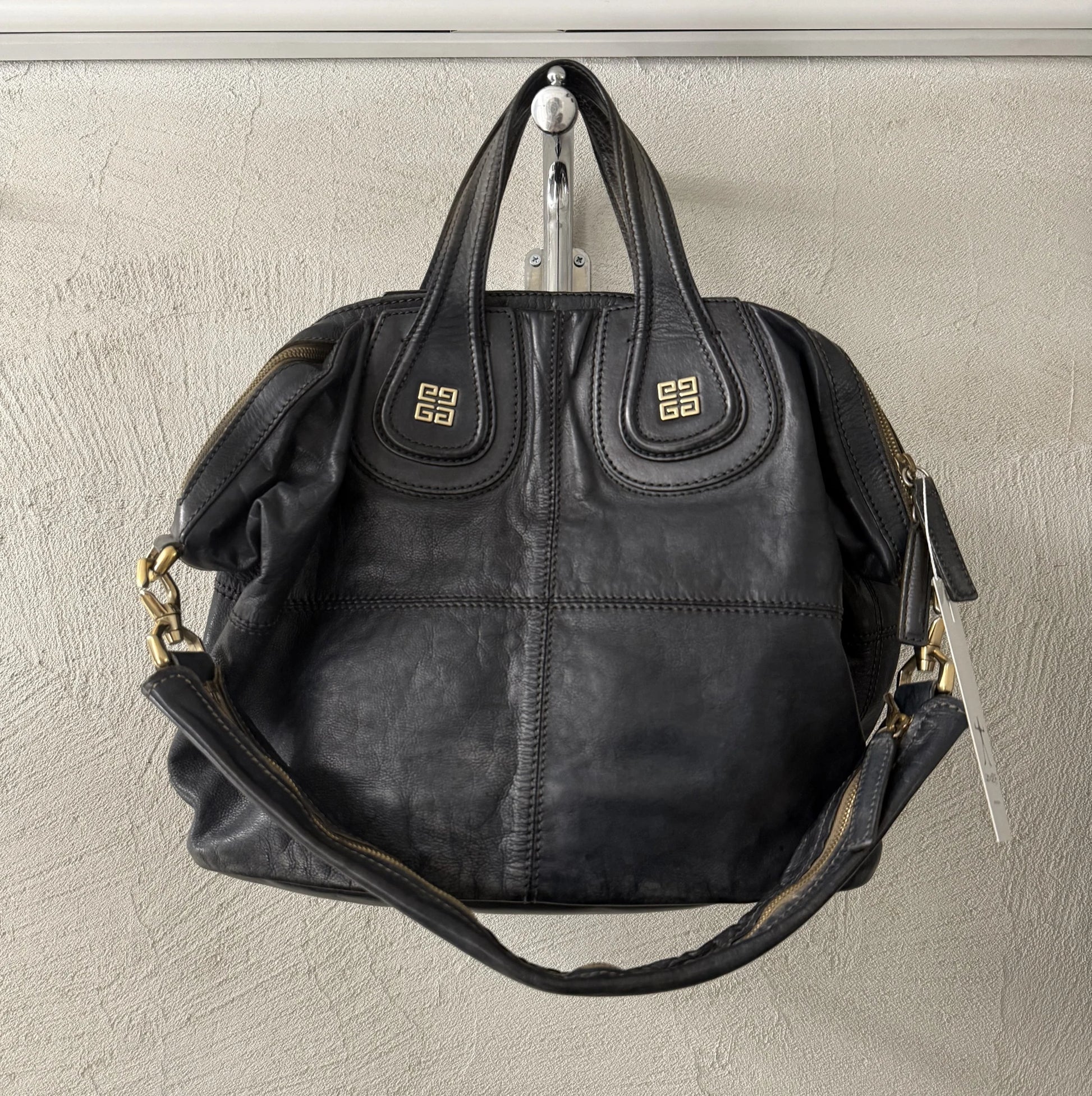 Borsa Givenchy Nightingale Medium in pelle nera vintage con logo 4G e dettagli dorati