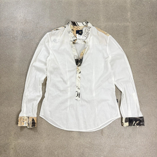 Camicia tunica popover Just Cavalli archivio 2001 in cotone bianco con stampa grafica newspaper su colletto e polsini
