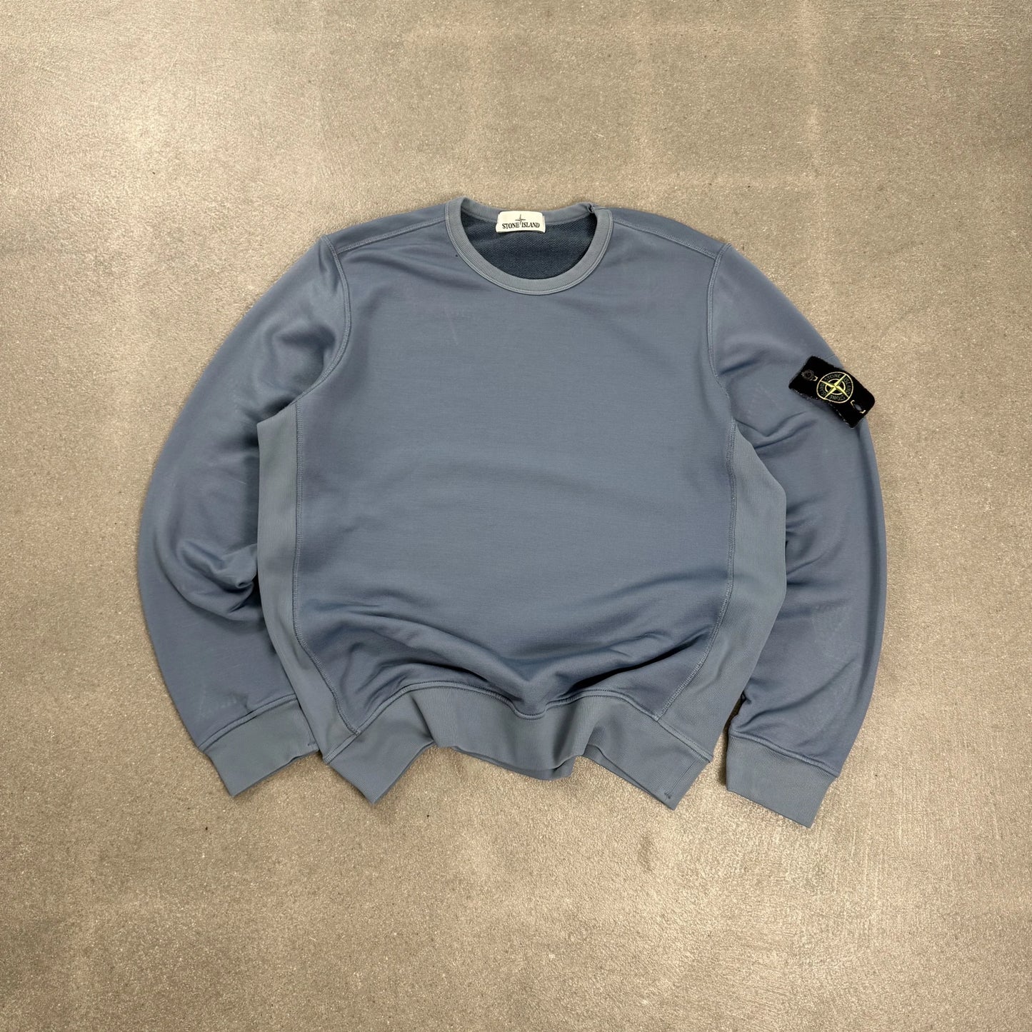 Felpa girocollo Stone Island Primavera Estate 2020 azzurro baby blue con badge sulla manica taglia XL