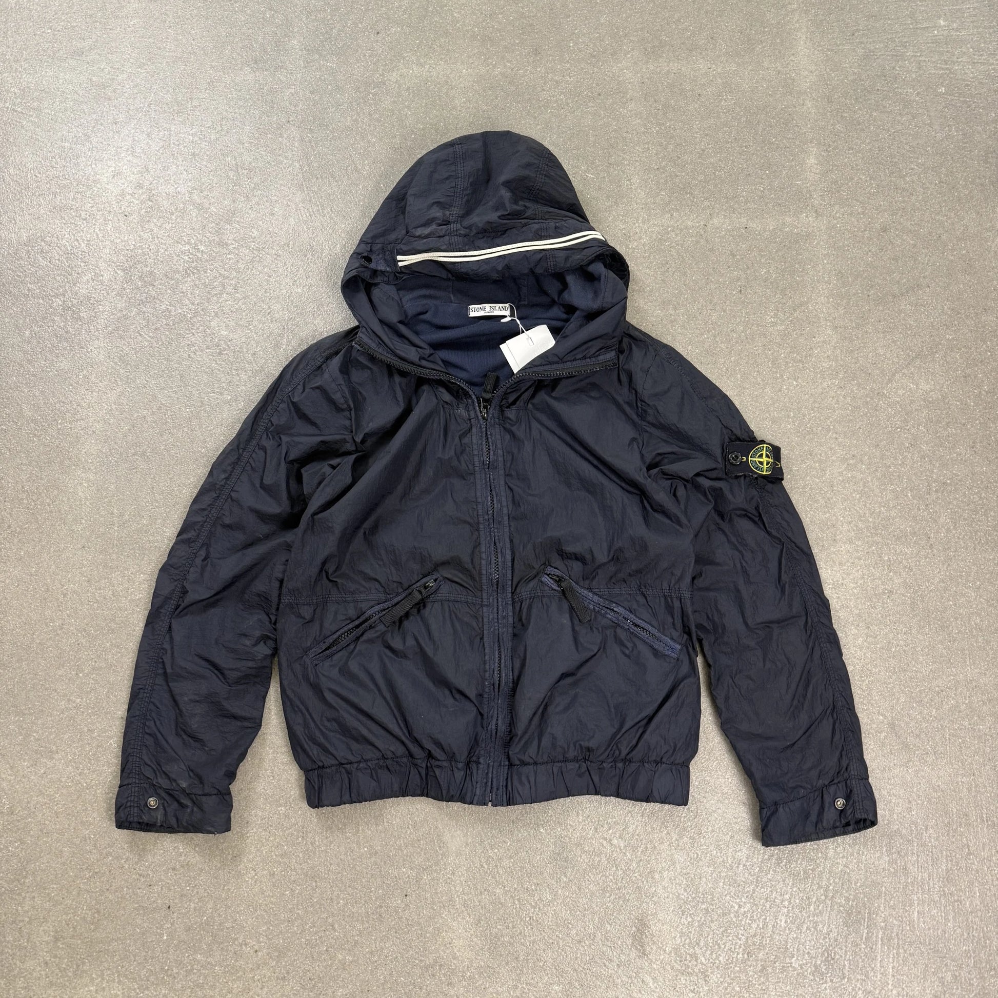 Giacca con cappuccio Stone Island Junior Autunno Inverno 2012 in nylon tinto in capo blu notte con badge sulla manica taglia 12 anni 152 cm