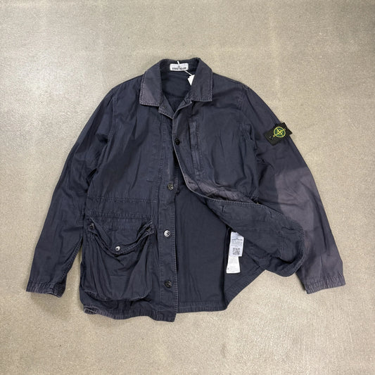 Giacca Stone Island Utility Field Jacket A/W 2019 in cotone tinto in capo blu notte con tascone soffietto e badge