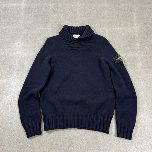 Maglione Stone Island A/I 2015 blu notte con collo a scialle e badge sulla manica taglia M