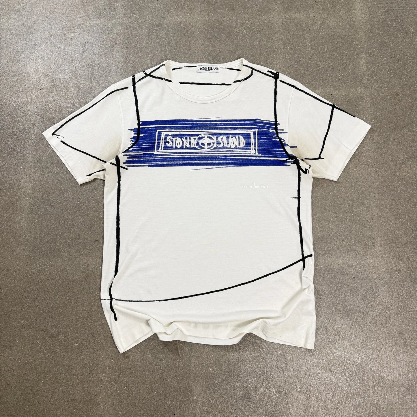 T-shirt d'archivio Stone Island S/S 2008 bianca con grafica schizzo a mano nero e blu e logo spellout taglia M