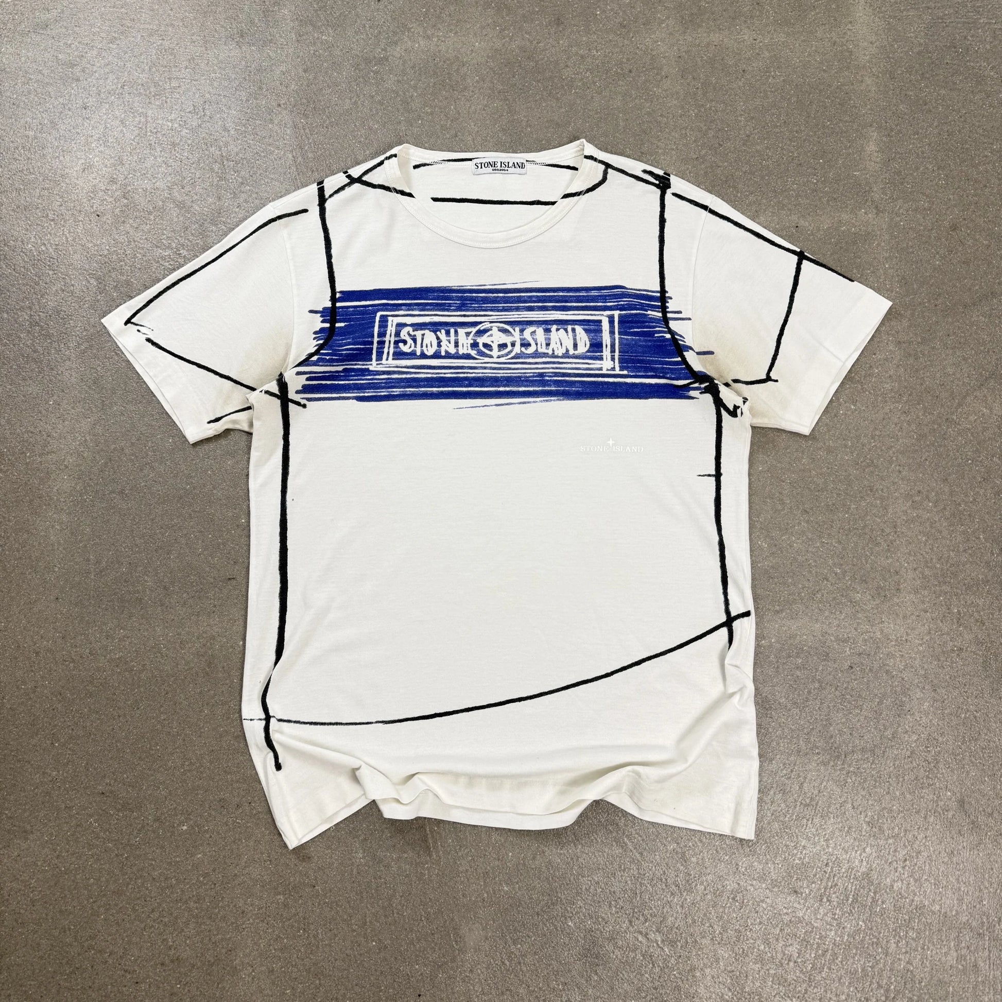 T-shirt d'archivio Stone Island S/S 2008 bianca con grafica schizzo a mano nero e blu e logo spellout taglia M